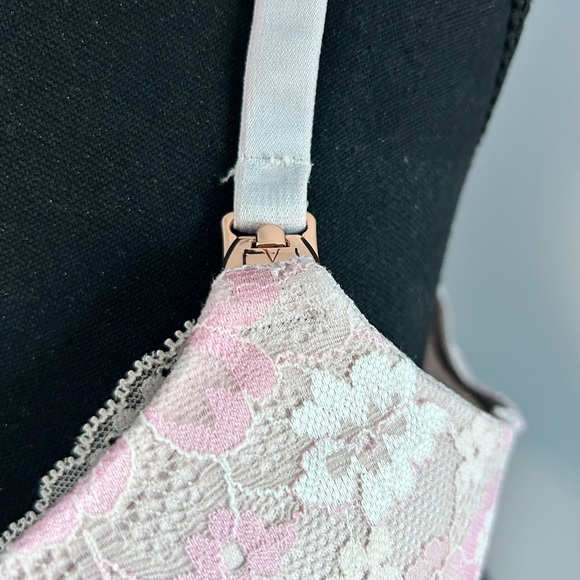 Beautiful Victoria Secret nursing bra 38C - Picture 3 of 6